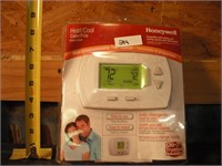 HEAT/COLD THERMOSTAT NO PROGRAMABLE NEW