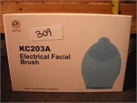 FACIAL SCRUBBER W/ USB CHARGER NEW