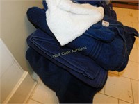 Bath Towels and Wash Cloths - Mix Bag lot