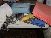 Blanket and Throw Blankets - Large Mixed Lot
