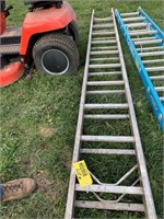 aluminum extension ladder