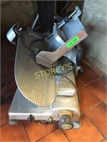 Omnas 10" Meat Slicer - Needs Cleaning