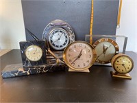 Lot of  vintage clocks
