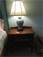 Lane Occasional Table & Lamp