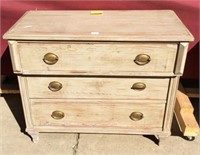 Antique Style Upcycled Chalk Paint Dresser