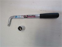 Adjustable Gorrila Lug Nut Wrench w 2 Sided Socket