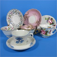 4 TEA CUPS