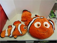 Finding Nemo Size 2T Costume and Stuffed Animal