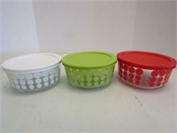 3 1 Quart Pyrex Dishes with Lids