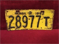 1952 Ontario License Plate