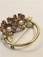 Vintage kremets gold tone Pearl brooch
