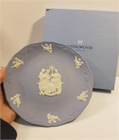 Vintage collectible Wedgewood Christmas plate