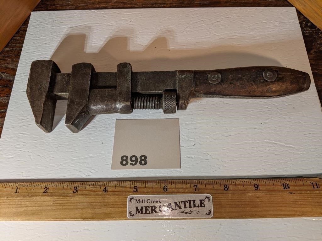 Knives and Collectibles Auction