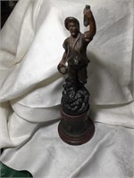 Sauveteur Statue 18"