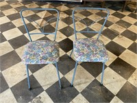 2 Metal Chairs Dinette Chairs