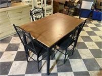 Kitchen Table and 4 Metal Chairs
