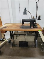 Singer Sewing Machine 400W21 With Table And Lamp "