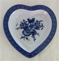 Stoneware Heart-Shaped Bowl