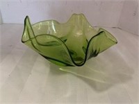 Green Art Glass Bowl / Dish