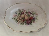 AVON "1976" Hand Decorated Plate - Fruit Design