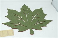 (7) Felt Leaf Reversible Placemat in Rust / Green