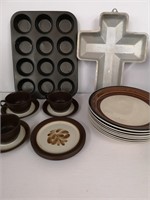 Dish set, cupcake pan and cross cake pan
