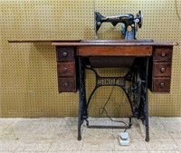 Vintage Singer Sewing Machine in Cabinet