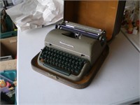 Remington Quiet-Riter Portable Typewriter in Case