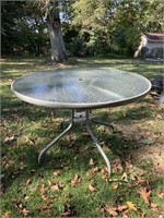 Round Patio Table, Glass with Metal Frame