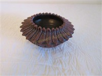 Talking Earth pottery bowl by Steve Smith