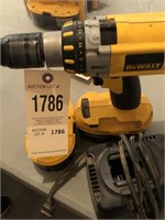 Dewalt 18V XRP with extra battery and charger Dril