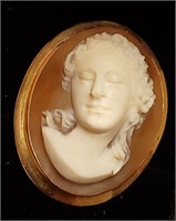 Gorgeous old 18k gold cameo brooch pendant
