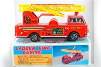 Winnie Ladder Fire Truck, Bat. Op., in OB