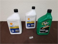 Unopened bottles of 5W-20 oil