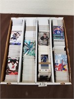 Large 4 row box of hockey cards