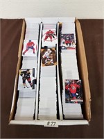 Large 3 row box of hockey cards