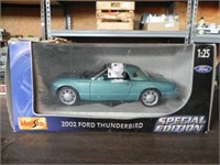Maisto 2002 Ford Thunderbird Die Cast Toy-Model