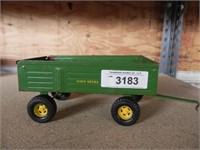 Vintage John Deere Wagon (toy/model)