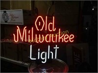 OLD MILIUCILIKEE LIGHT-NEON