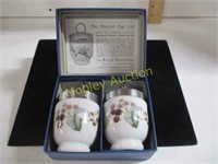 VINTAGE PREMIUM EGG CUP-ROYAL WORCESTER