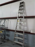 12' Aluminum Step Ladder Model 412