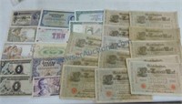 Lot of 25 pieces of foreign currency