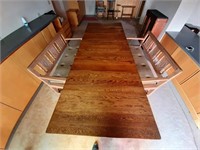 Vintage Expandable Oak Dining Table w/ (7) Leaves