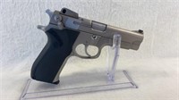 Smith & Wesson Model 5906, 9mm
