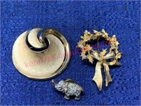 Trifari brooch - Christmas brooch - elephant pin
