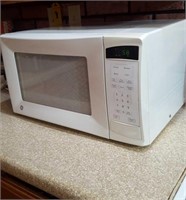 GE MICROWAVE OVEN