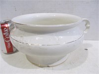 Chamber pot, small chip, see pic