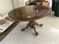 claw foot vintage table, 48" round
