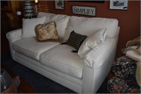US Made Lee Industries 2 Cushion Sofa w/Pillows
