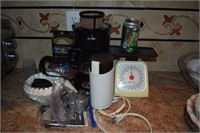 Lot of Kitchen Appliances, Grinder, Scale, Coffee